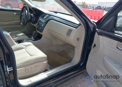 2008 Cadillac Dts 1Sc z USA, uszkodzony, nr VIN 1G6KD57YX8U120031